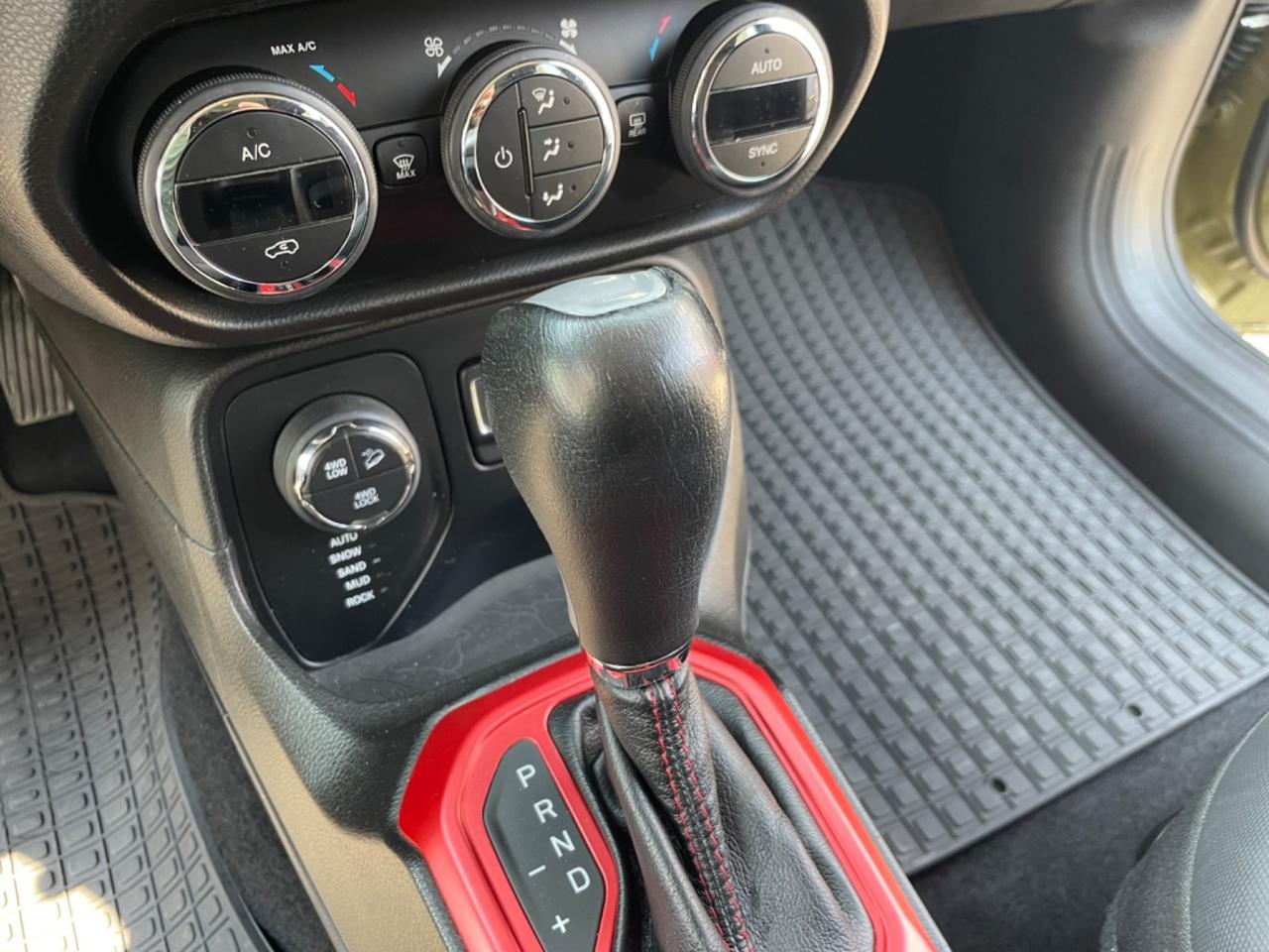 Jeep Renegade 2.0 Mjt 170CV 4WD Active Drive Low Trailhawk