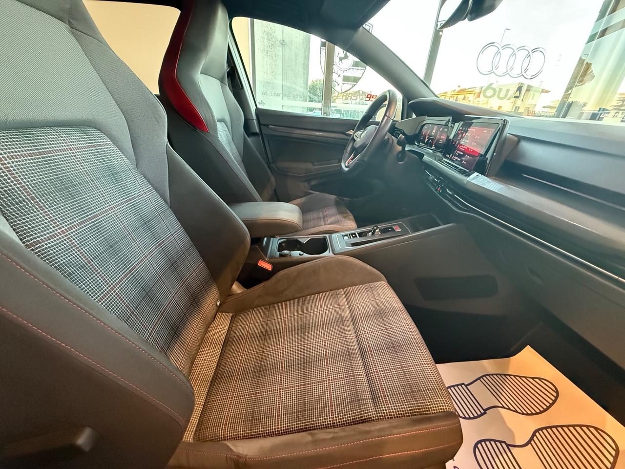 Volkswagen Golf GTI 2.0 TSI DSG