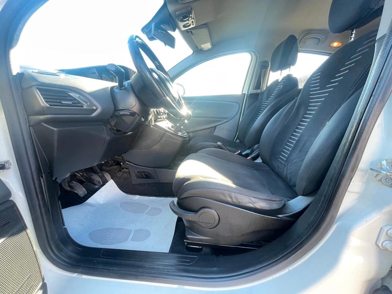 Lancia Ypsilon 1.2 69 CV 5 porte GPL Ecochic Gold