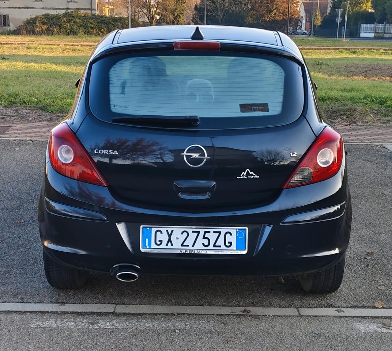 Opel Corsa 1.2 3 porte Sport