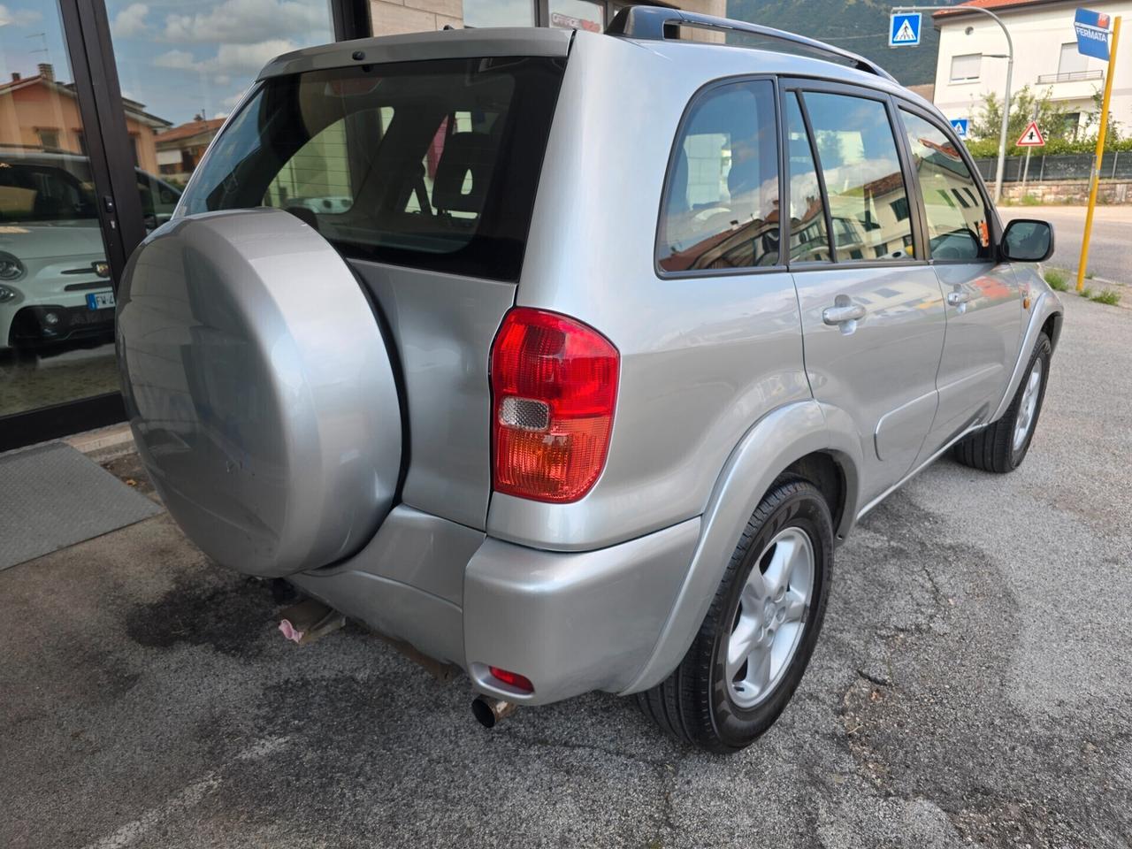 Toyota RAV 4 2.0 D4-d 5porte Sol