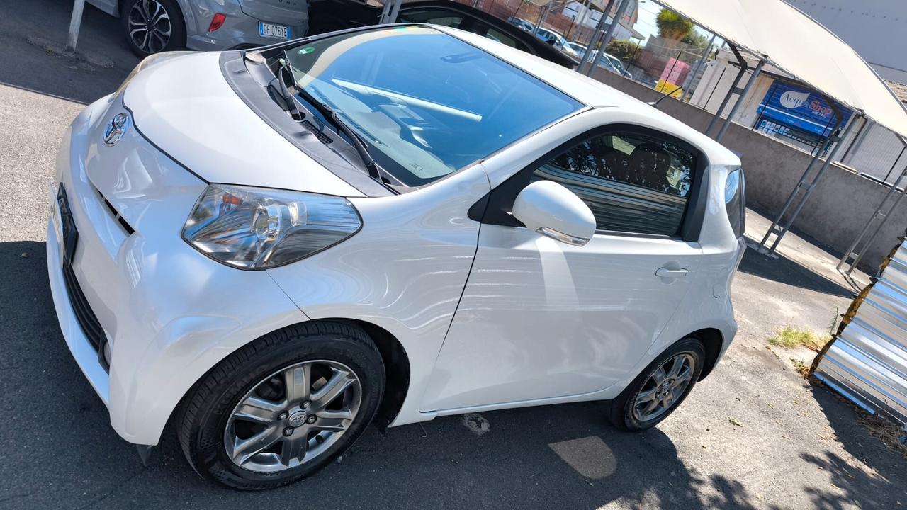 Toyota iQ 1.0