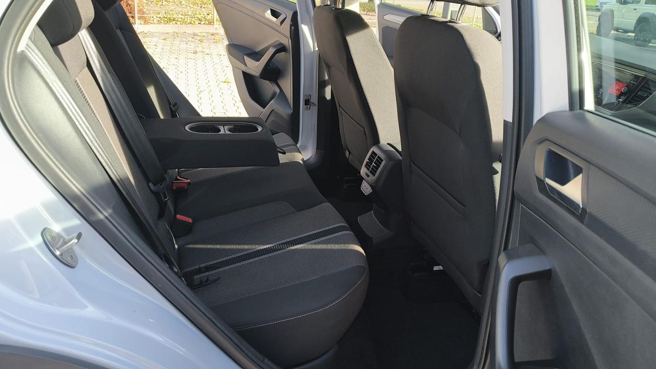 VOLKSWAGEN T-ROC 1.5 TSI 150CV MANUALE GANCIO TRAINO