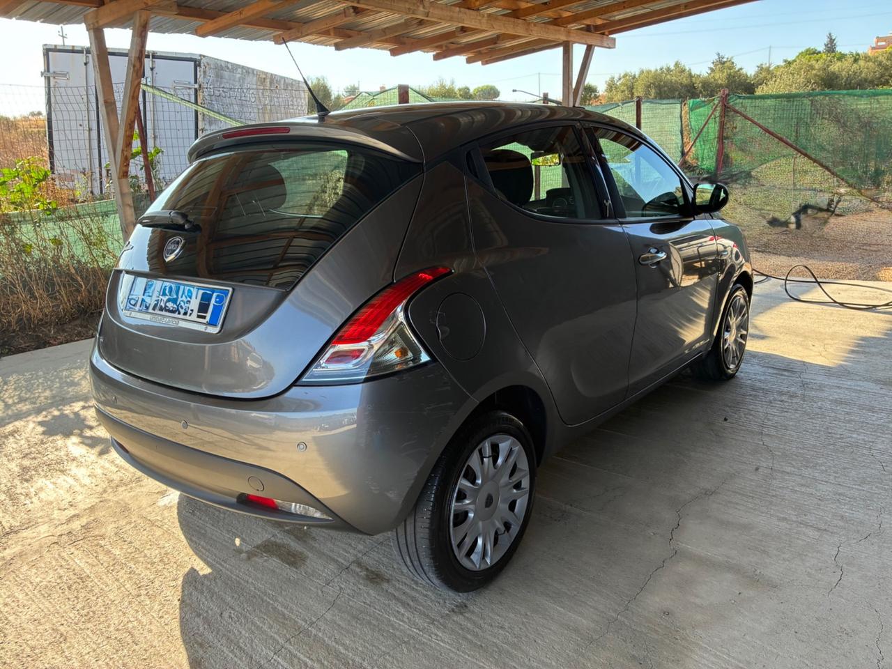 Lancia Ypsilon 1.2 69 CV Platinum