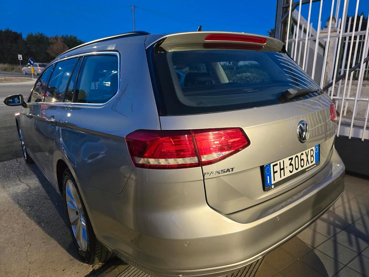 Volkswagen Passat Variant 2.0 TDI DSG Business BlueMotion Tech