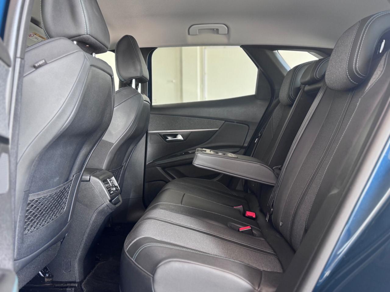 Peugeot 3008 Hybrid 225 e-EAT8 Allure Pack