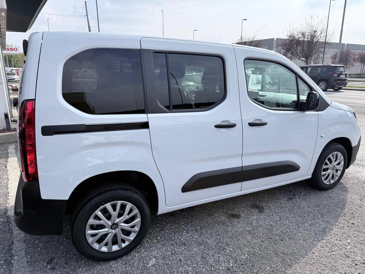 Fiat Doblo Passo Corto 1.5 d Doblo 130cv auto