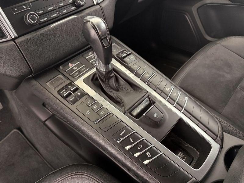 Porsche Macan 2.0 TETTO PANORAMICO - SOSP - IVA ESPOSTA