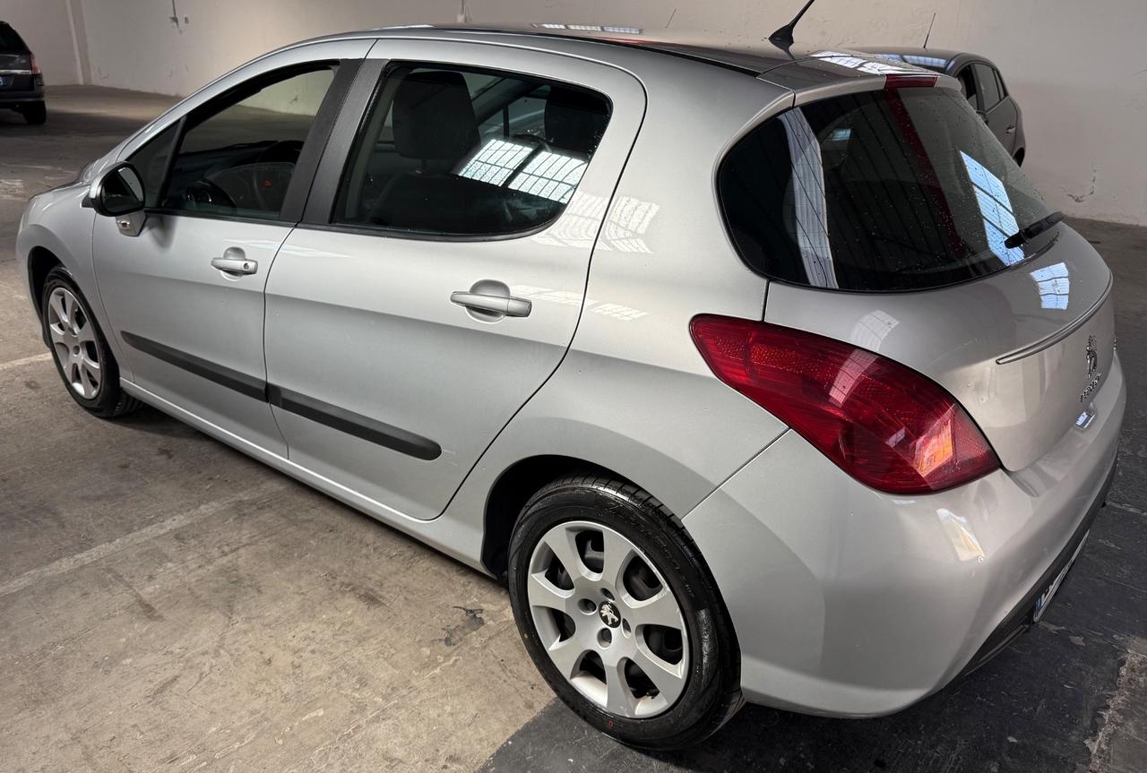 Peugeot 308 1.6 HDi 92CV 5p. - 2011
