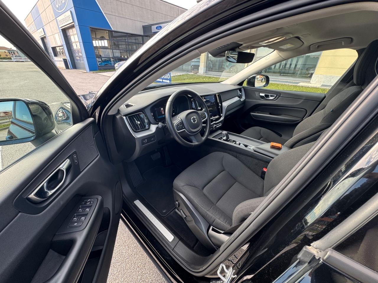 Volvo XC60 B4 AWD (Diesel/Hybrid) Business Plus