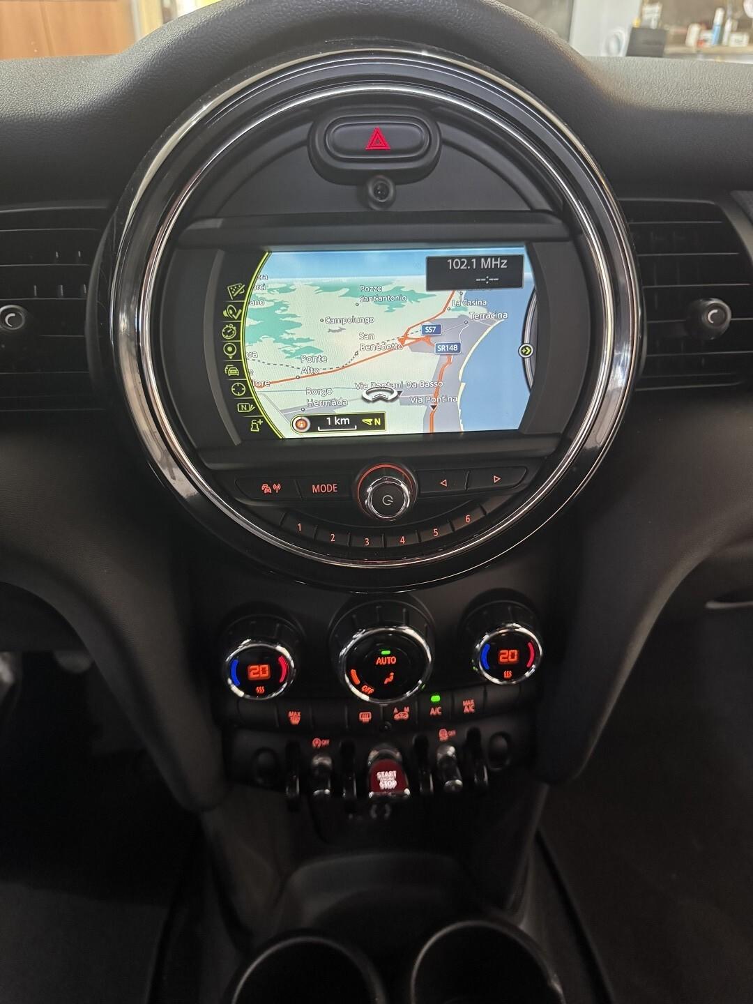 Mini Cooper D Businiss XL 1.5 dci 5 porte Navi.