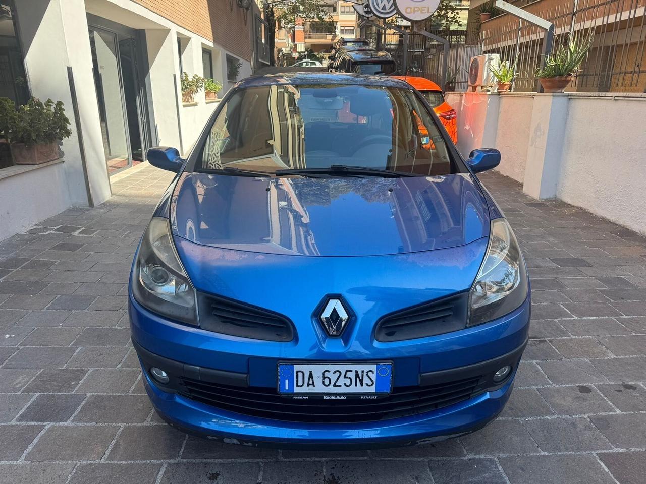 RENAULT Clio 1.2 16V 5 porte Luxe