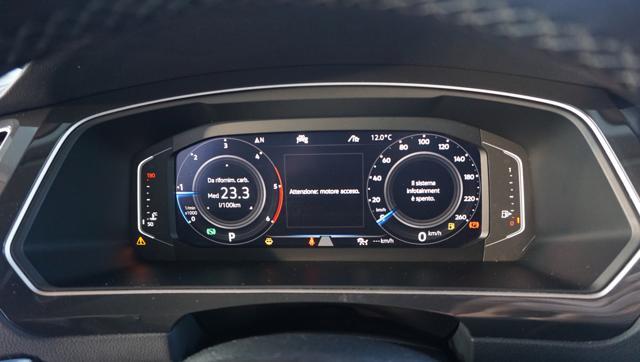 VOLKSWAGEN Tiguan 2.0 TDI 150 CV SCR DSG R-Line