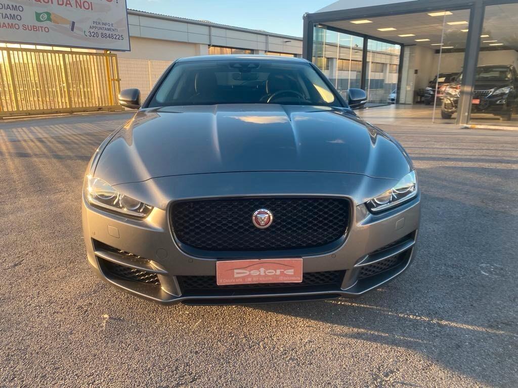 Jaguar XE 2.0 D 180 CV aut. Pure Business Edition