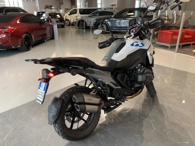 BMW R 1300 GS "AKRAPOVIC DESIGNED FOR BMW MOTORRAD"