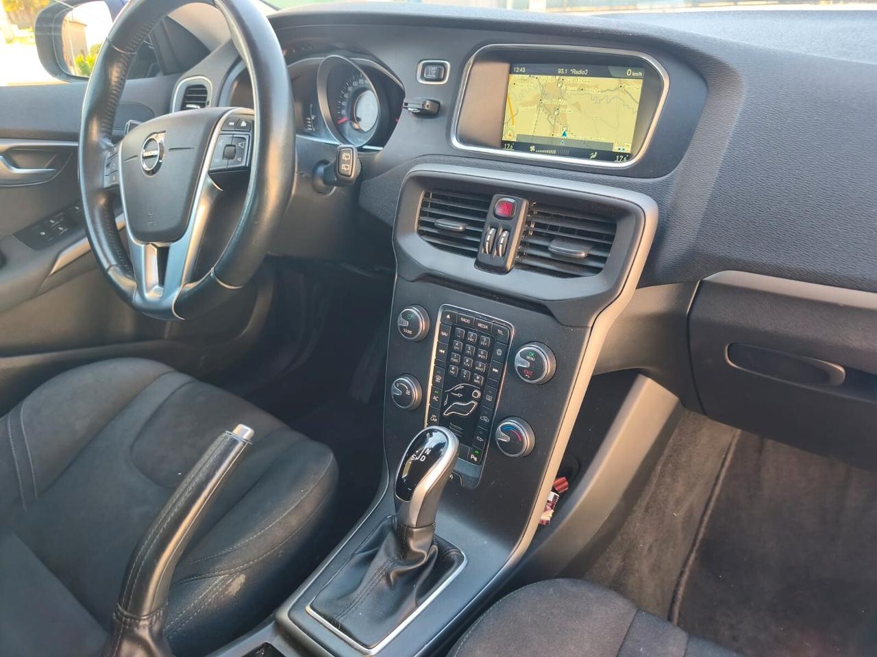 Volvo V40 D2 Geartronic R-design Mom-Accetto Permute