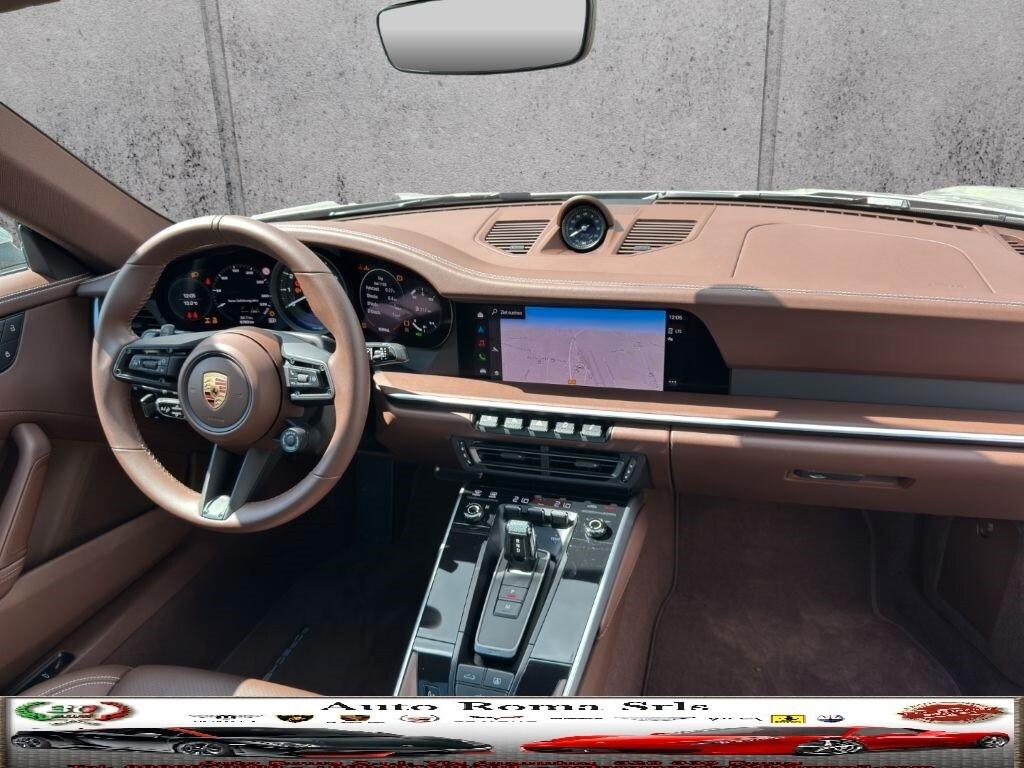Porsche 911 Carrera 4 Sport Chrono