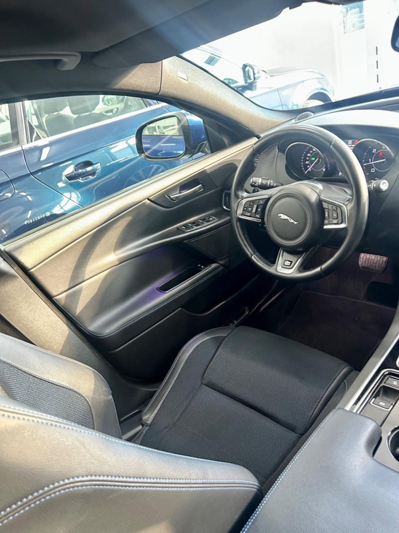 Jaguar XE 2.0 D Turbo 180CV R-Sport FINANZIABILE