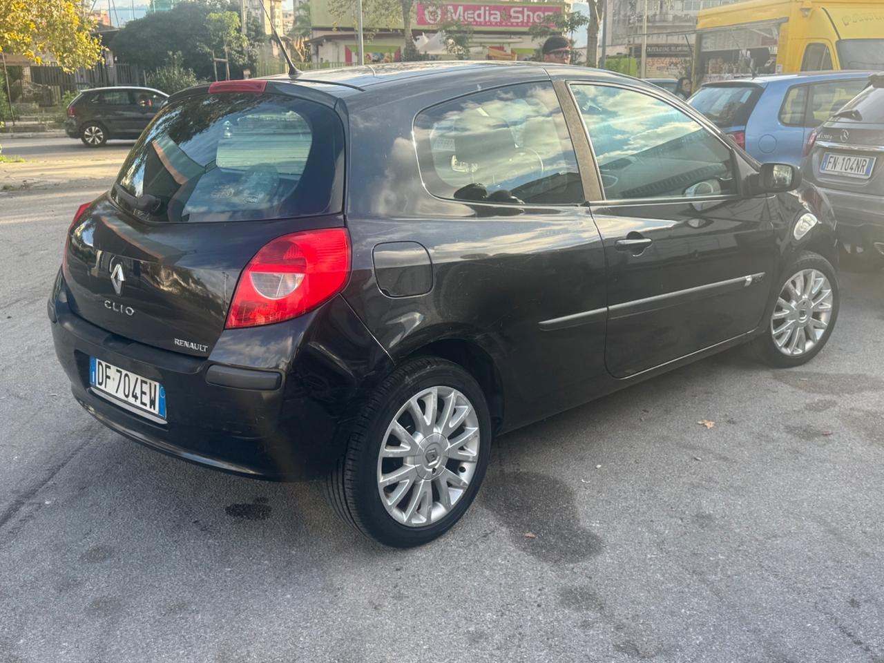 Renault Clio 1.5 dCi 85CV 3 porte 3700€ COMPRESO PASSAGGIO