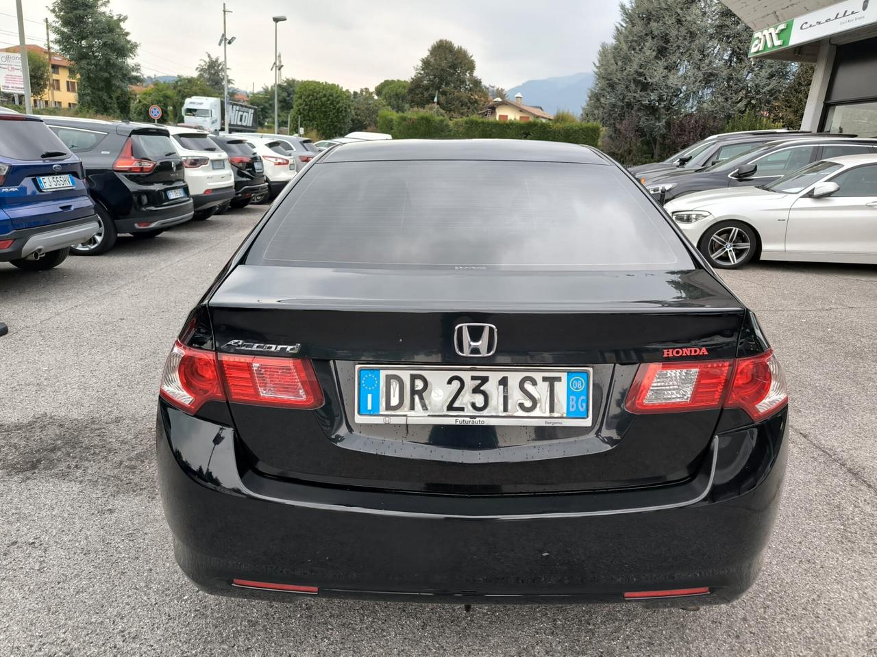Honda Accord 2.2 i-DTEC Elegance DPF