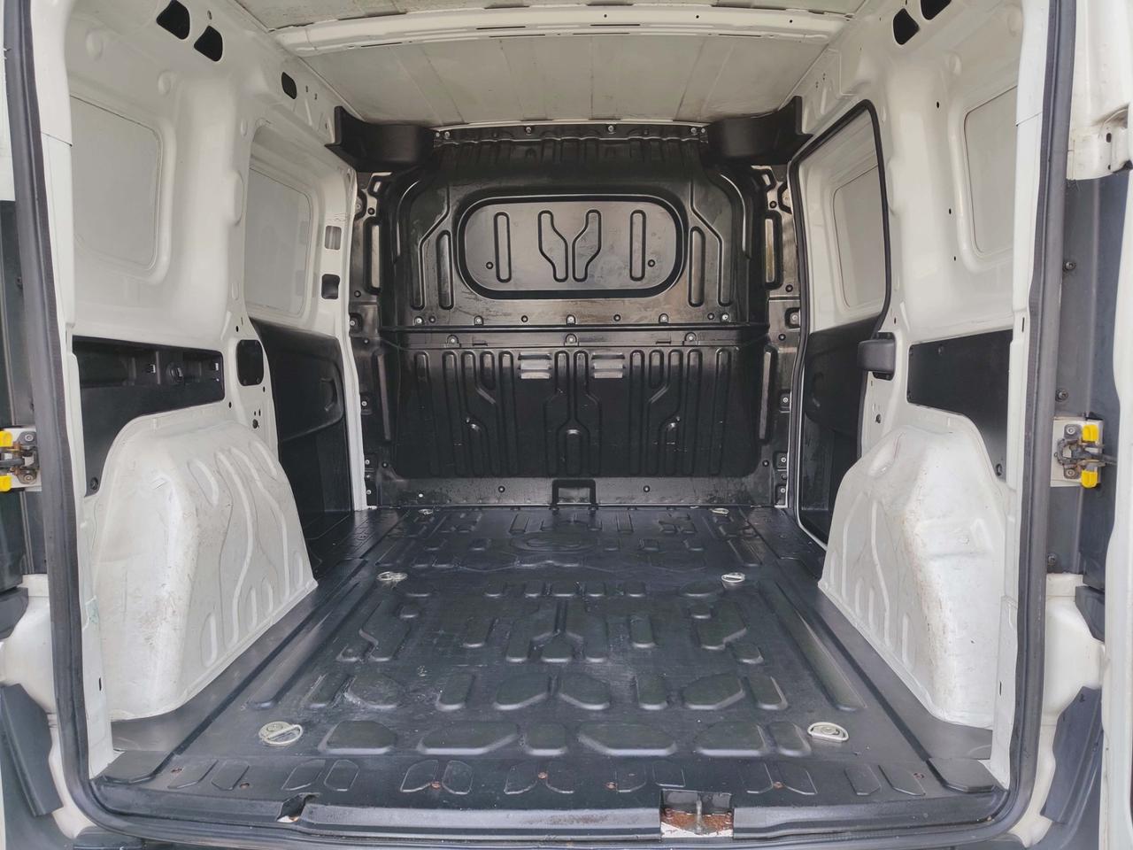 Fiat Doblò 1.6 MJT 16V SX Kasten 2 posti Dynamic - 2012