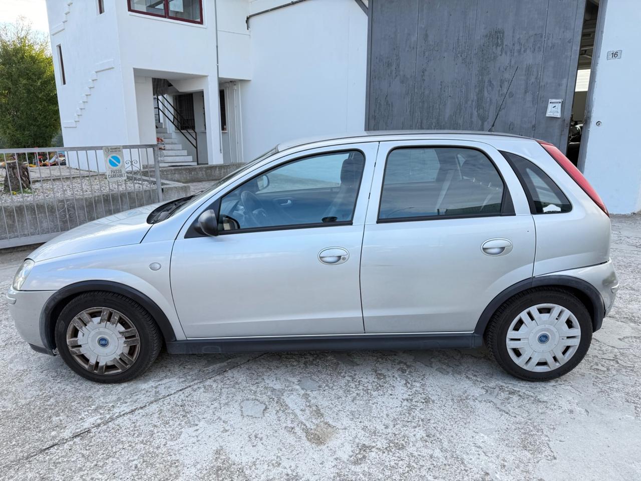 Opel Corsa 1.2 5 porte Cosmo 2006 no blocchi città