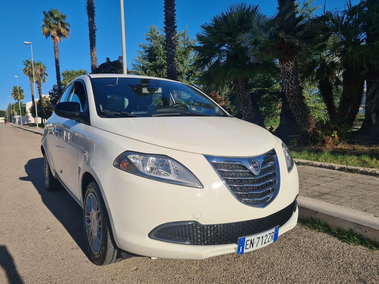 Lancia Ypsilon 1.3 MJT 16V 95 CV 5 porte S&S Gold" Bella"