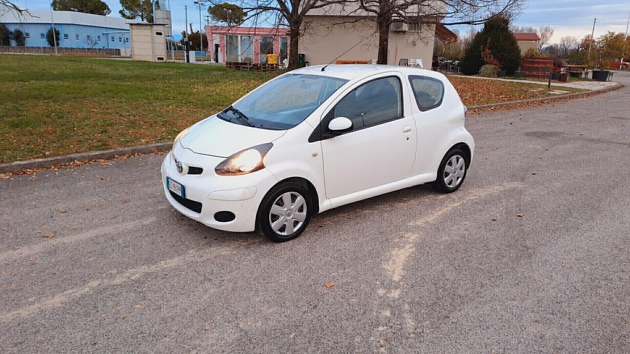 Toyota Aygo 1.4 diesel SOLO 120.000 KM UNICOPROPRIETARIO