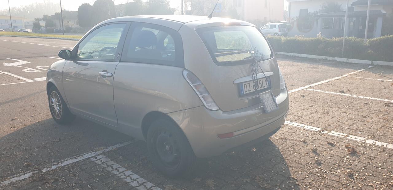 Lancia Ypsilon 1.4 Oro