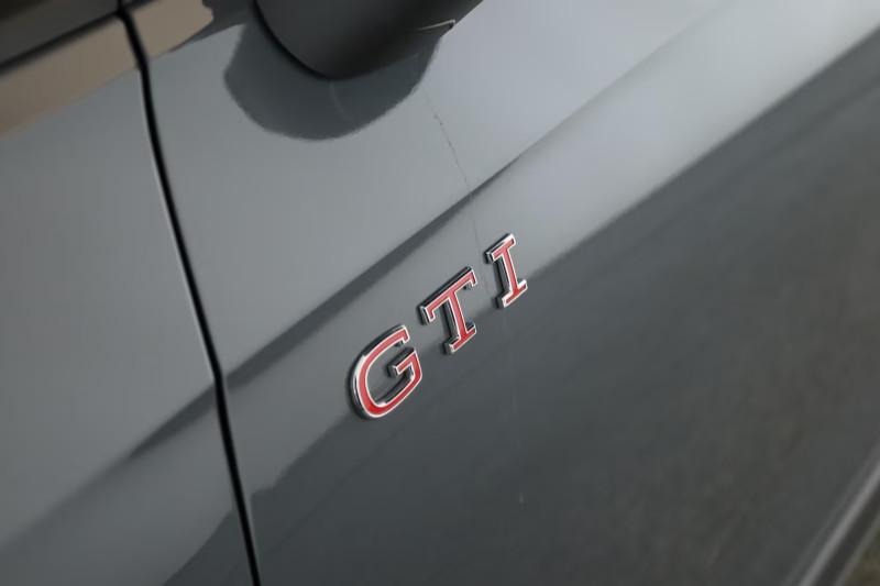 VOLKSWAGEN GOLF GTI DSG Nero LED Pano HUD Navi SHZ Kam 19" *AUTO SU ORDINAZIONE*