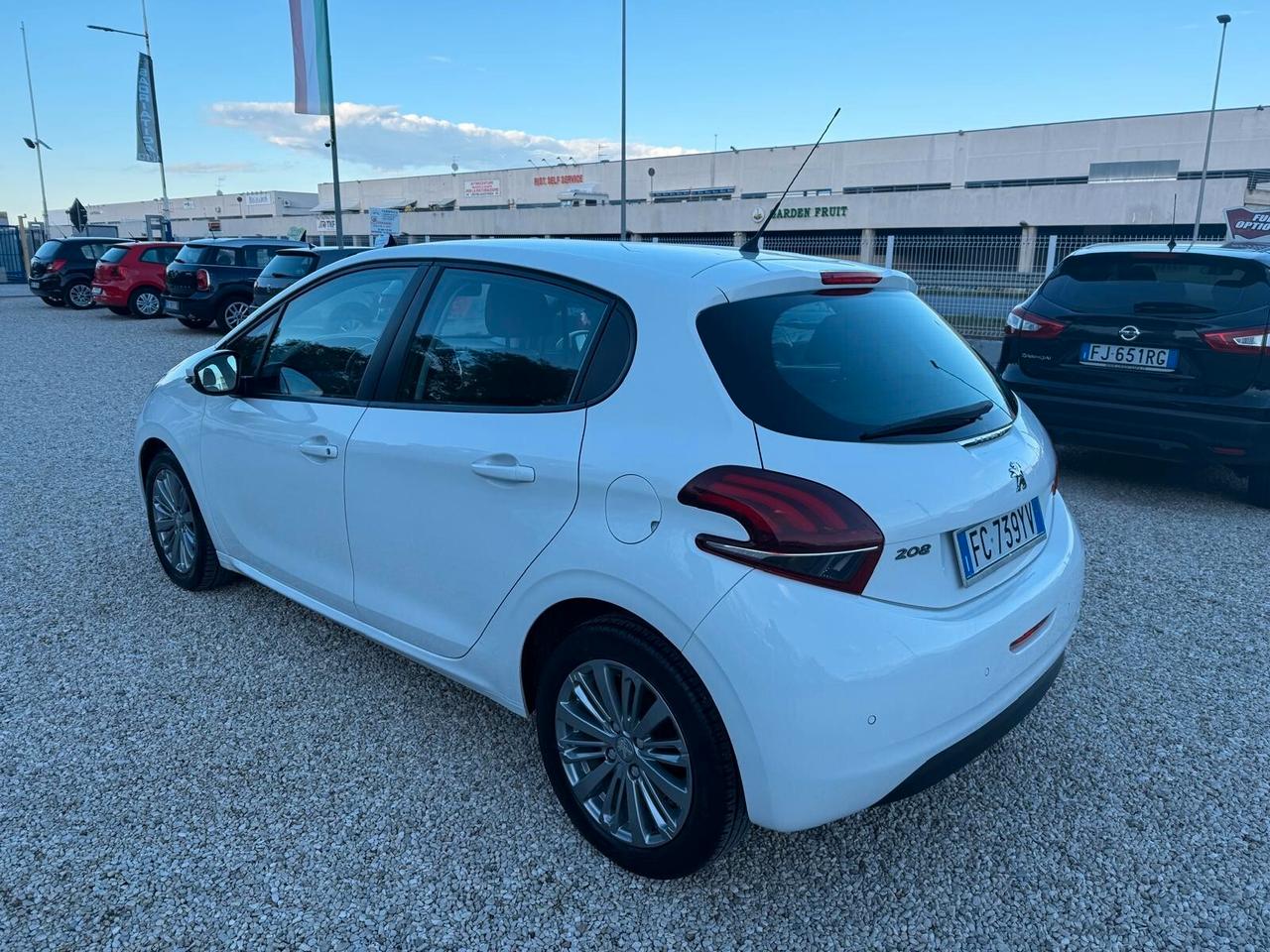 Peugeot 208 PureTech 82 5p. GPL Allure