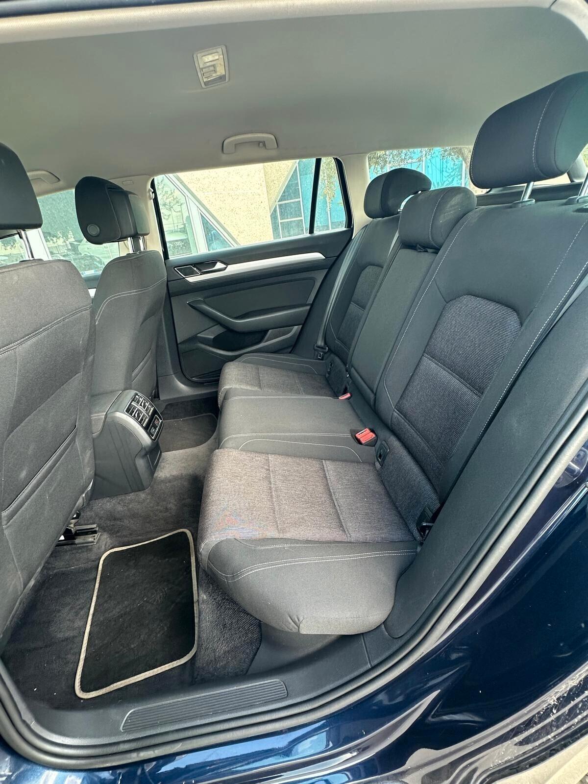 Volkswagen Passat 1.6 TDI 120cv offerta T-Stock prezzo imperdibile