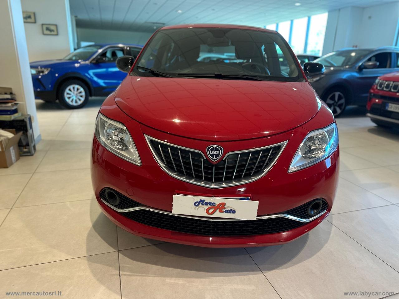 LANCIA Ypsilon 1.0 FireFly 5p S&S Hybrid Silver