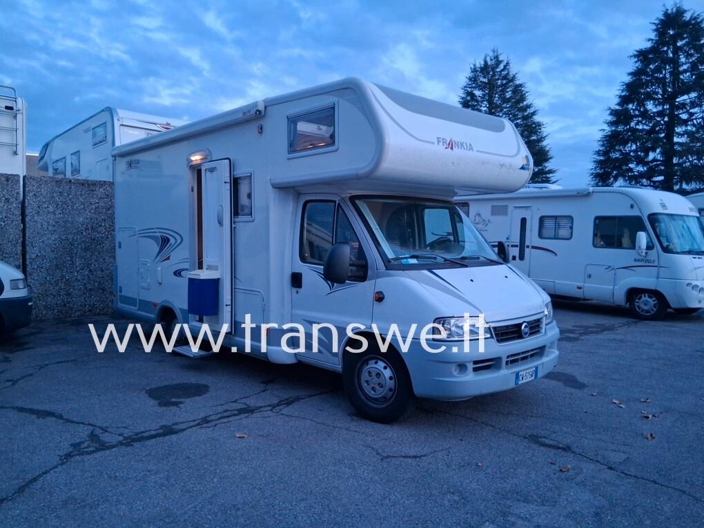 Frankia I 650ED Mansardato con letti a castello in coda