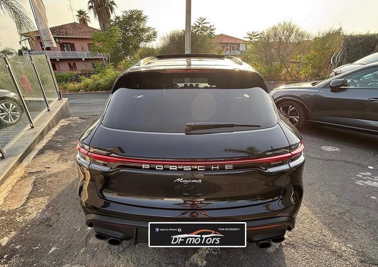 Porsche Macan 2.0- tetto apribile