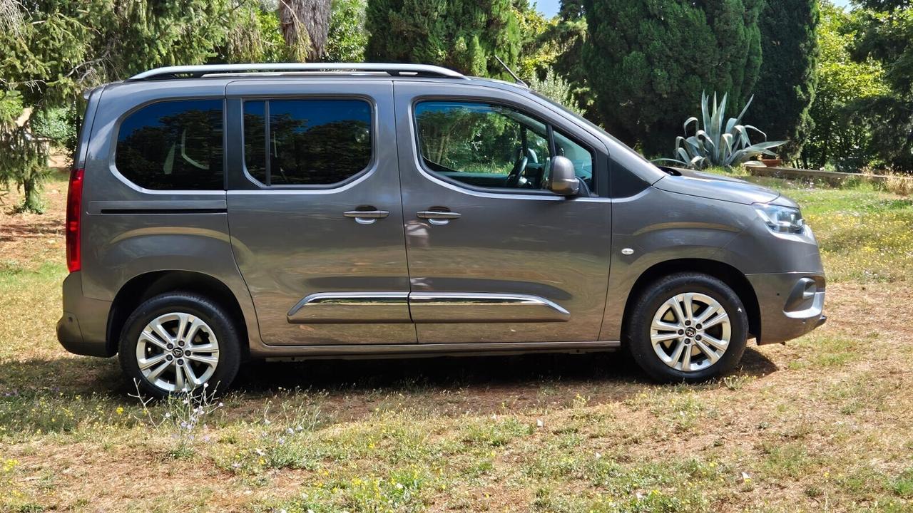 Toyota Proace City Verso 1.2 110 CV S&S Short D Executive 2021 PERFETTA leggi testo