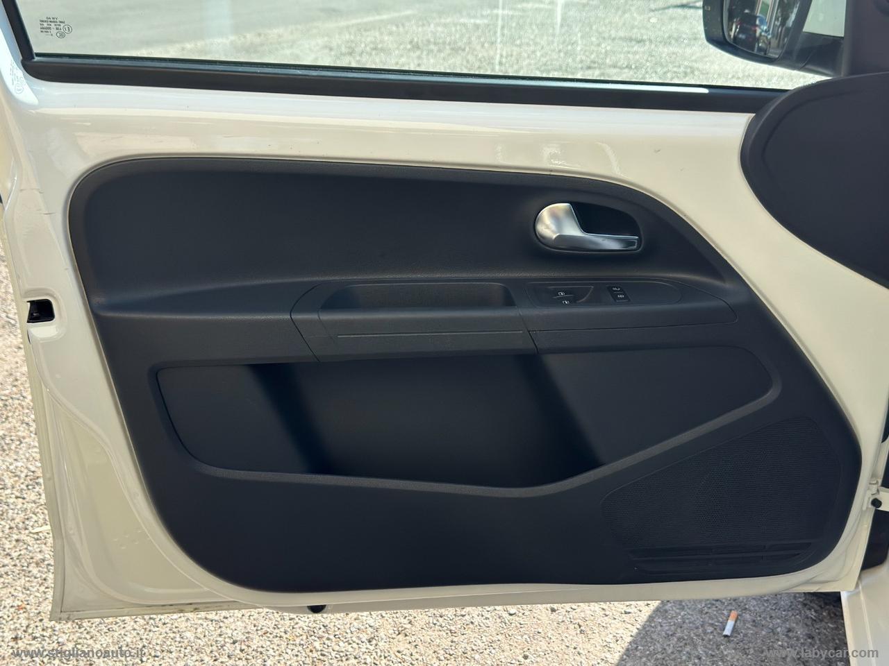 VOLKSWAGEN 1.0 5p. eco move up! BMT IN ARRIVO