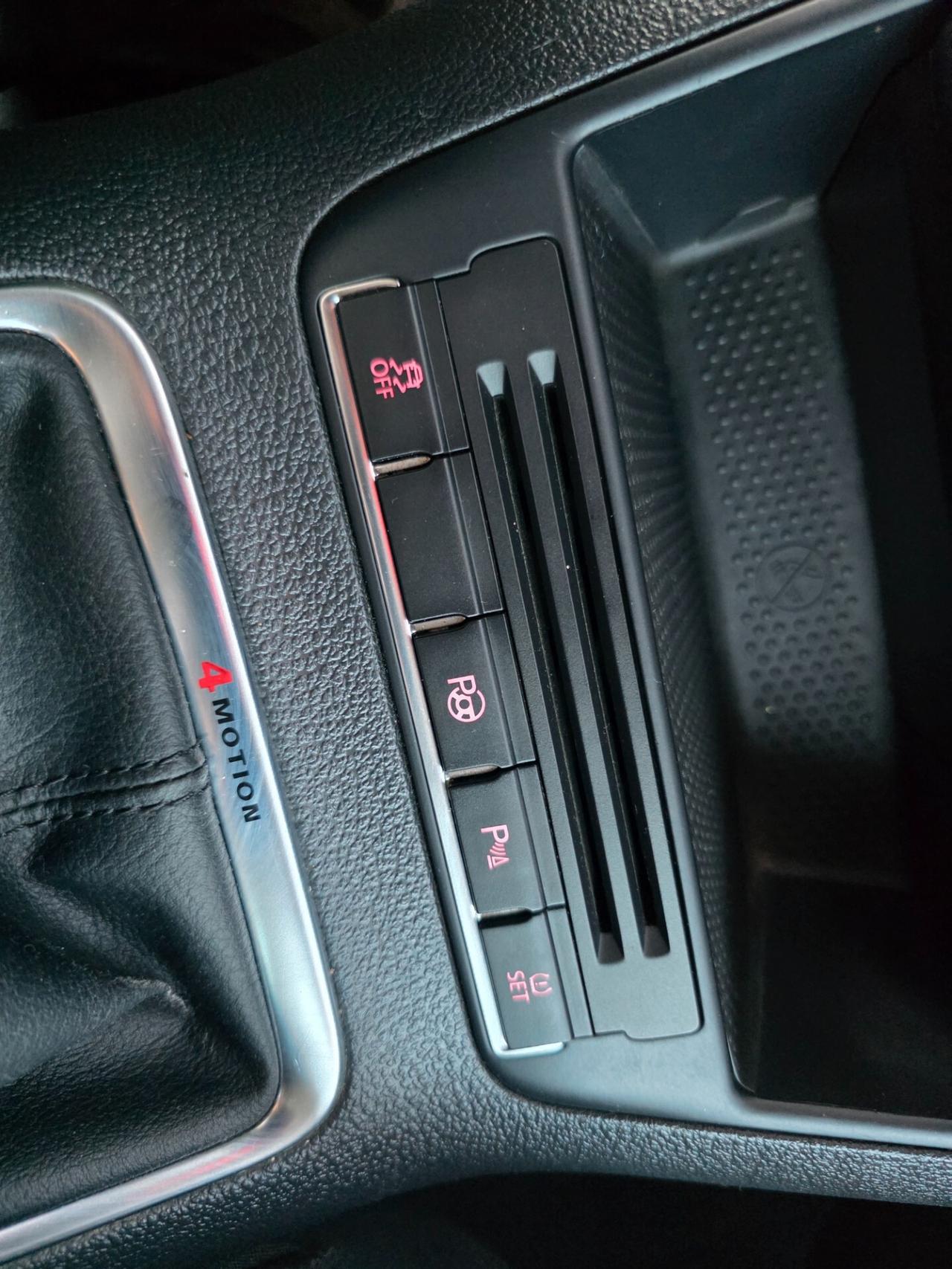 Volkswagen Tiguan 2.0 TDI Sport perfetta e garantita 12M