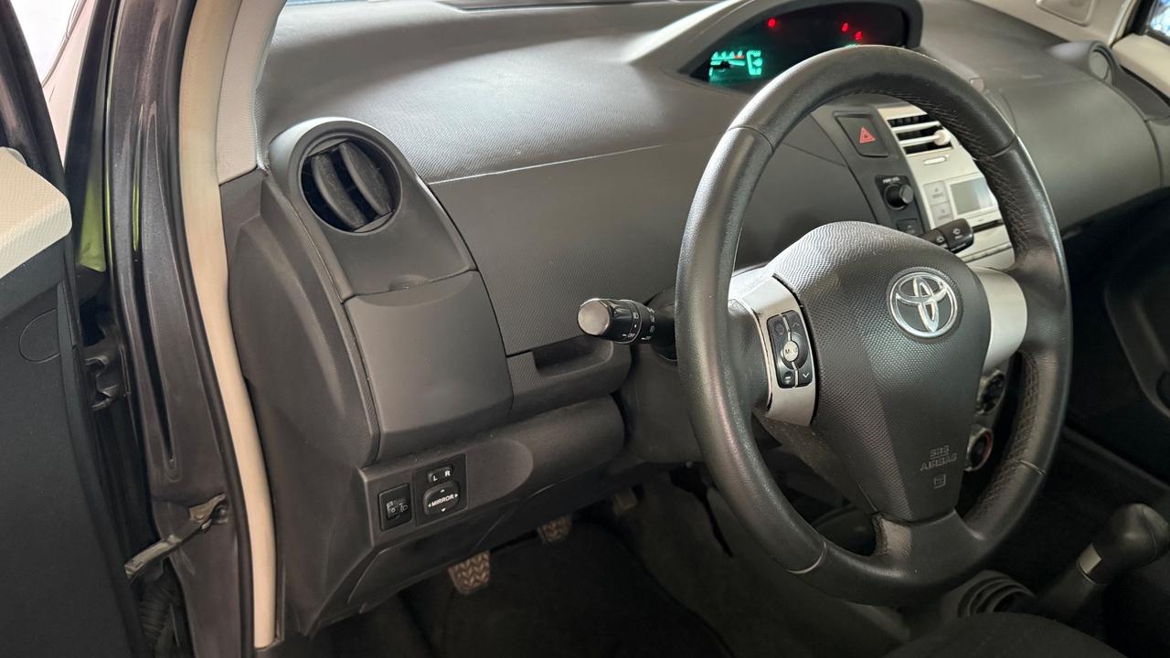 Toyota Yaris 1.3 5 porte Sol