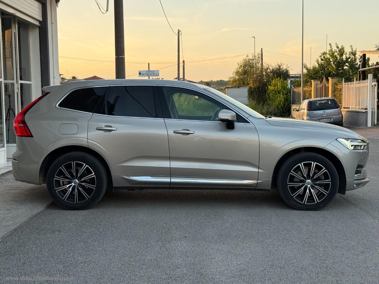 VOLVO XC60 B4 AWD GEARTRONIC INSCRIPTION