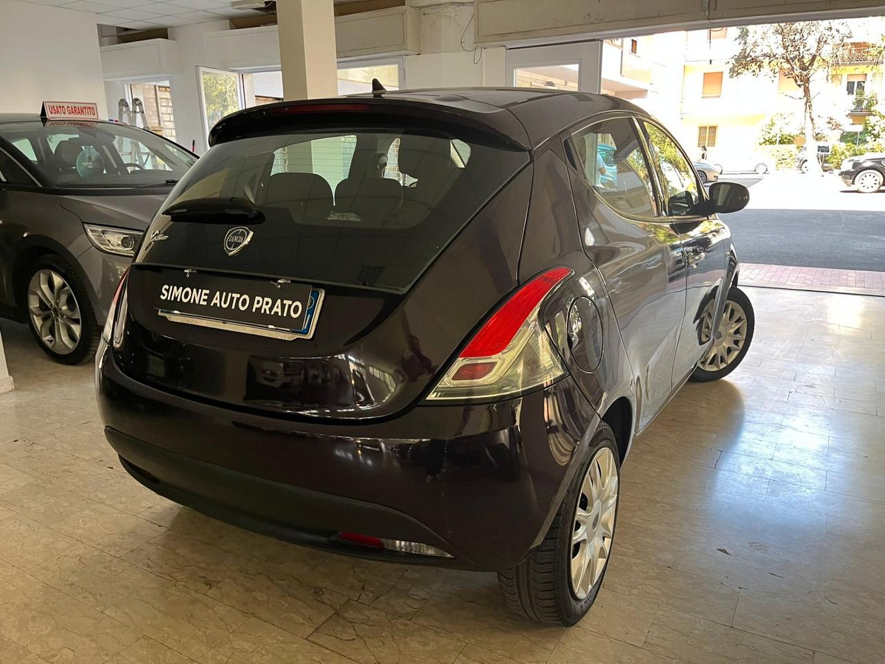 Lancia Ypsilon 1.2 69 CV 5 porte S&S Silver