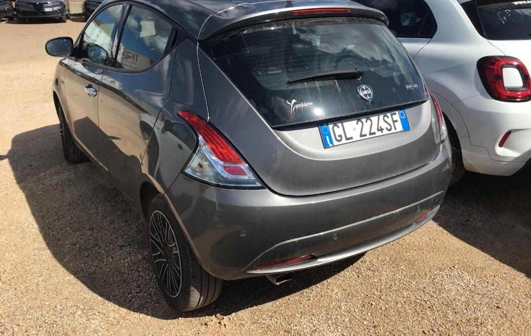 Lancia Ypsilon 1.0 FireFly 5 porte S&S Hybryd Gold