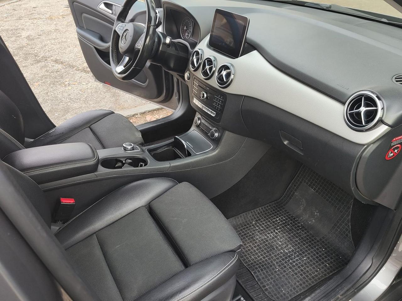 Mercedes-Benz B 180 Premium #8628