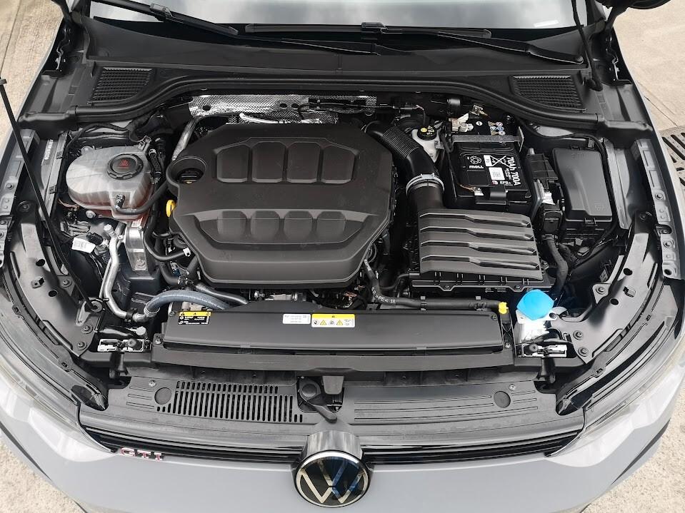 Volkswagen Golf GTI 2.0 TSI DSG Fari MATRIX