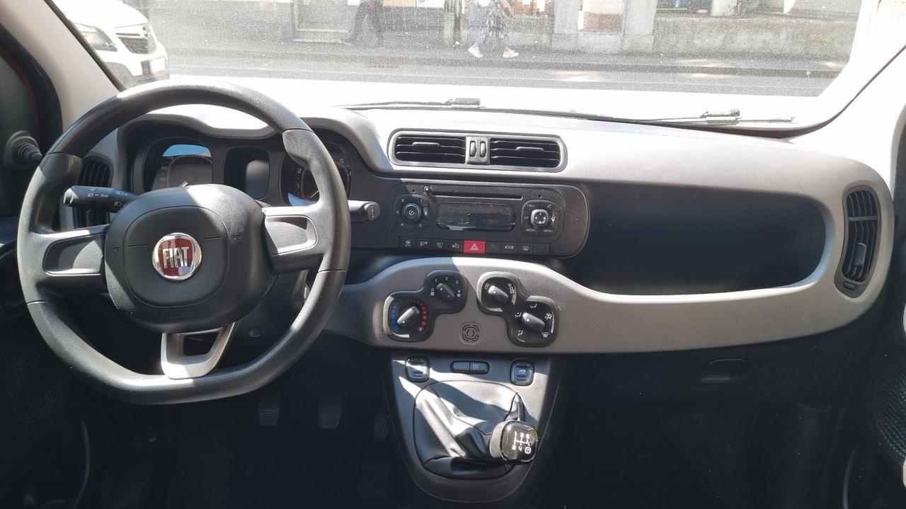 Fiat Panda 1.2 69cv anno2017 km44000 neopatentati