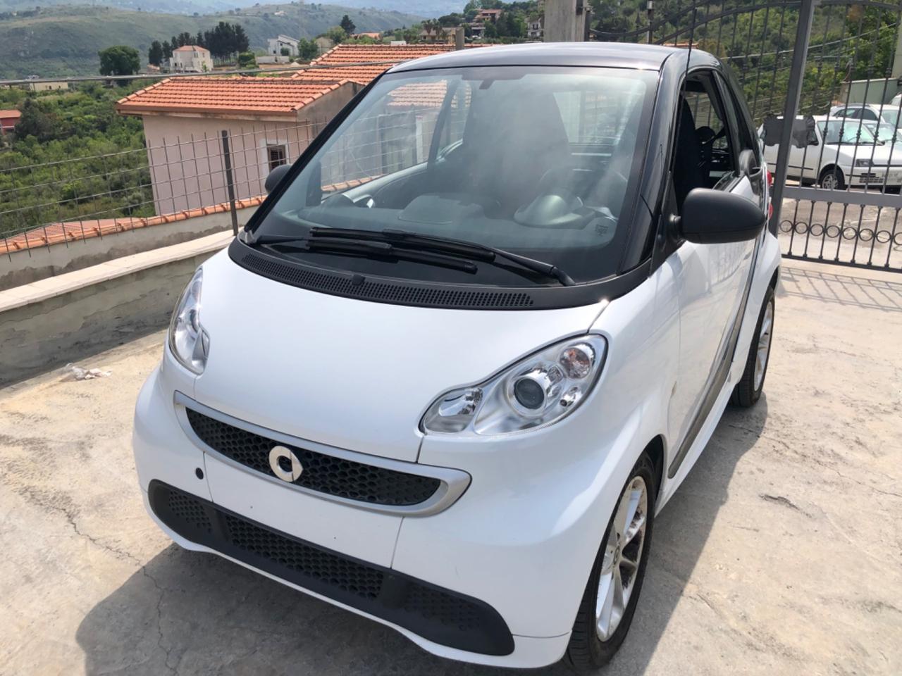 Smart ForTwo 1.0 mhd coupé 52kw - SERVOSTERZO