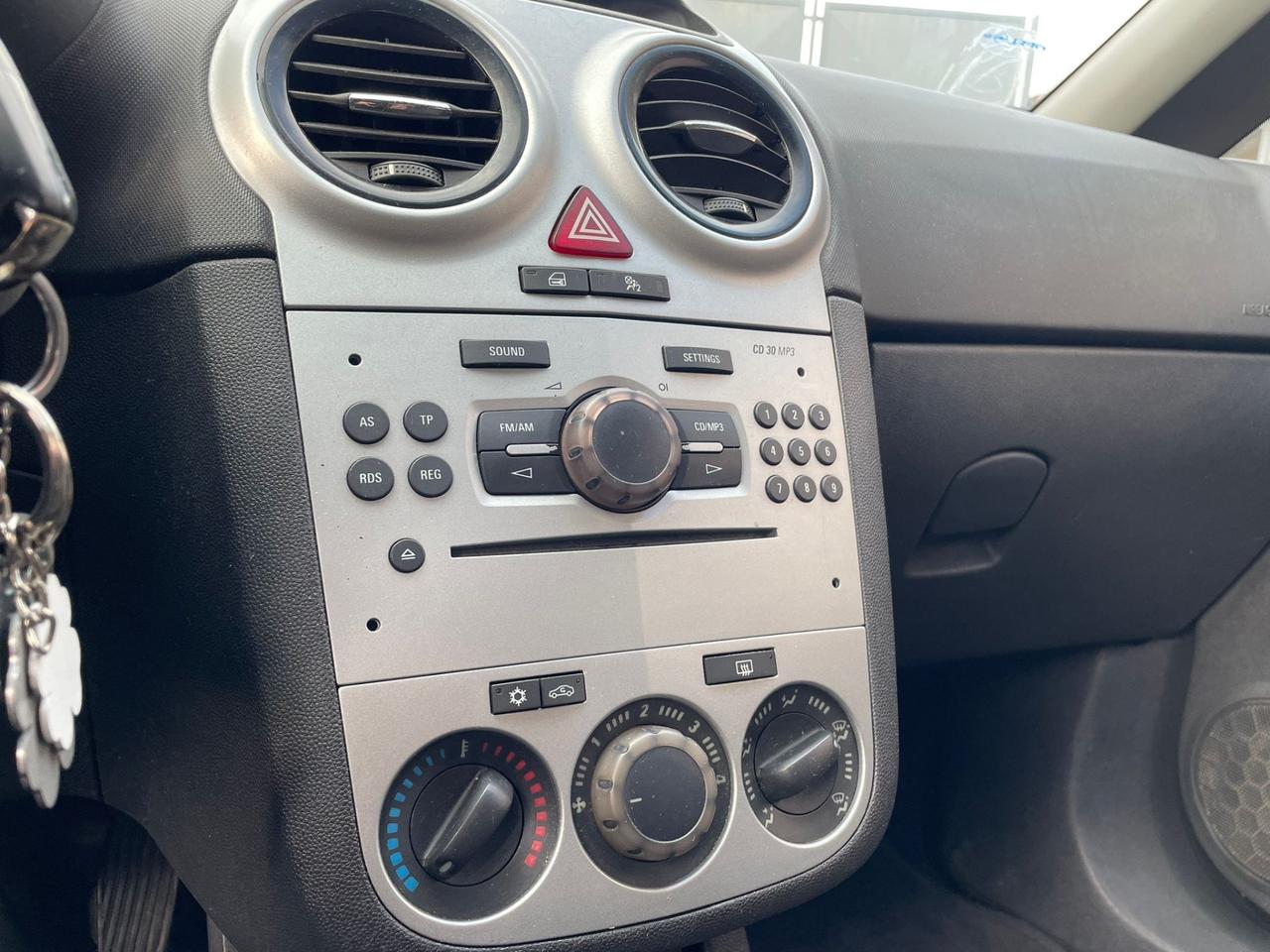 Opel Corsa 1.0 12V 5 porte CON 147MILA KM
