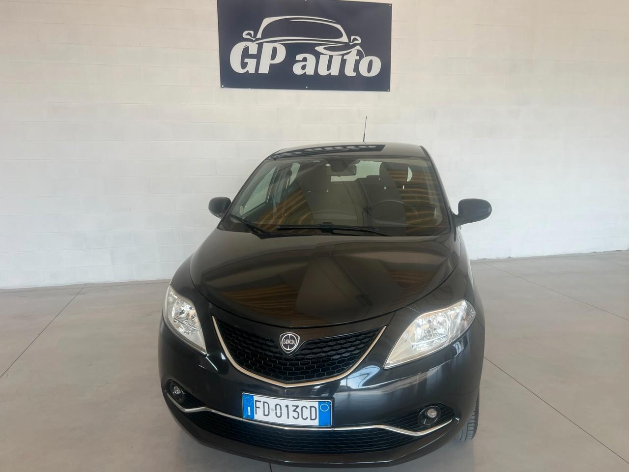 Lancia Ypsilon 0.9 TwinAir 85 CV 5 porte Metano Ecochic Gold OK NEOPATENTATI