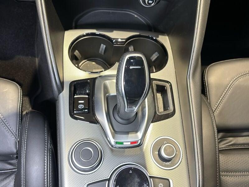 Alfa Romeo Giulia Giulia 2.0 Turbo 280 CV AT8 AWD Q4 Veloce