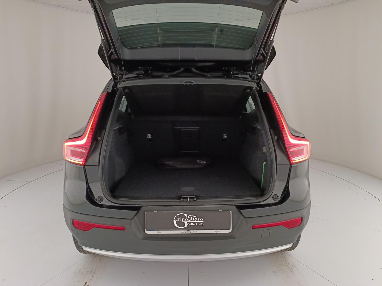 VOLVO XC40 1.5 t2 Momentum Core auto my21